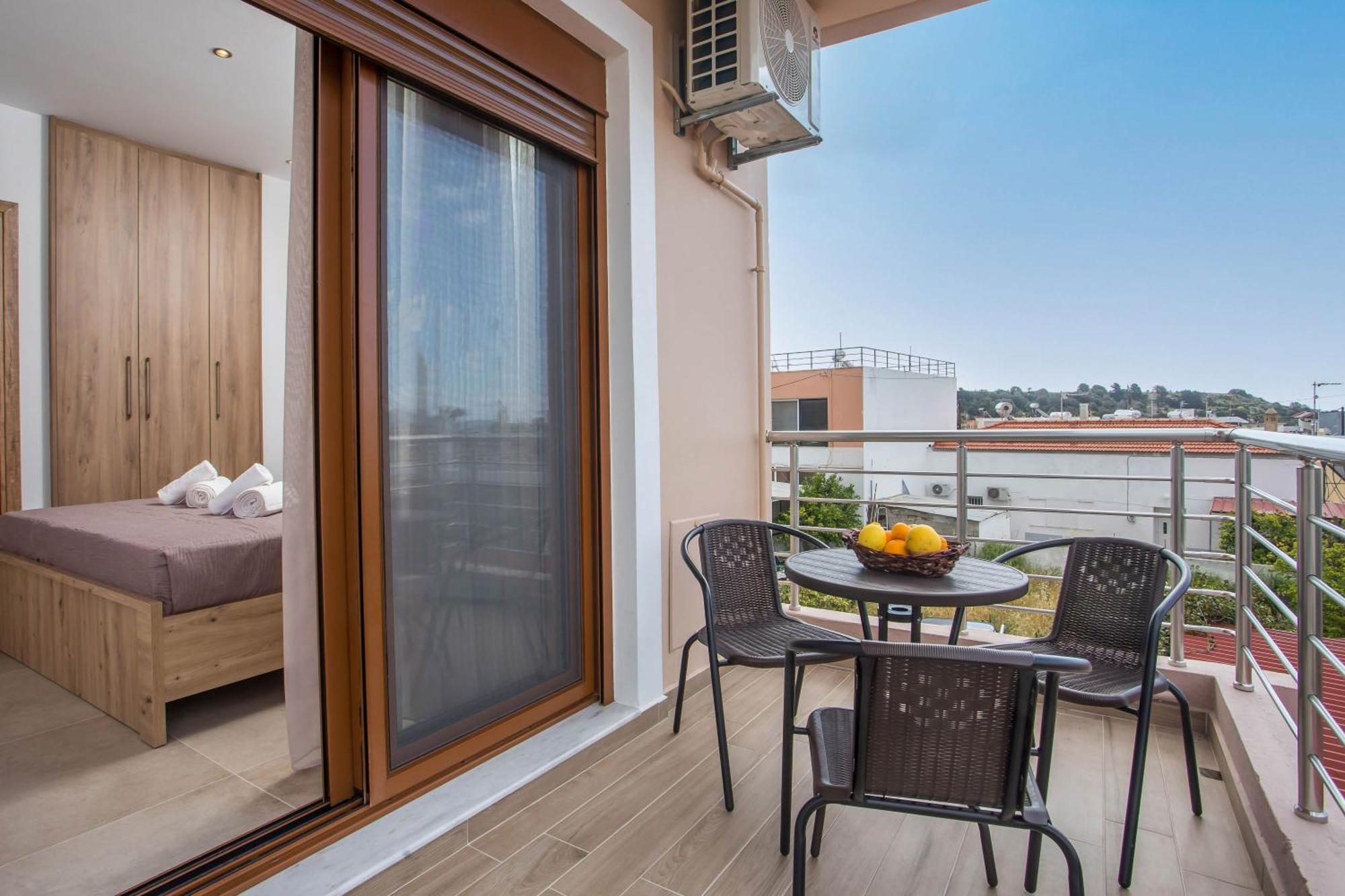 M&E Apartments New CCharaki Exterior foto